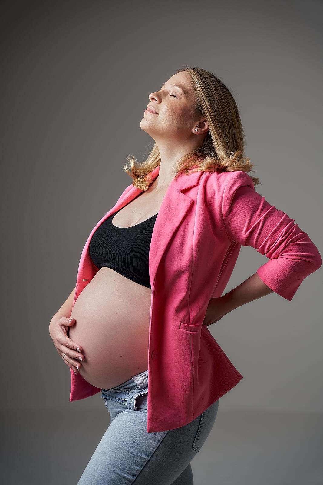 Kismama fotózás a győri Studio3 bérelhető fotóstúdióban 30