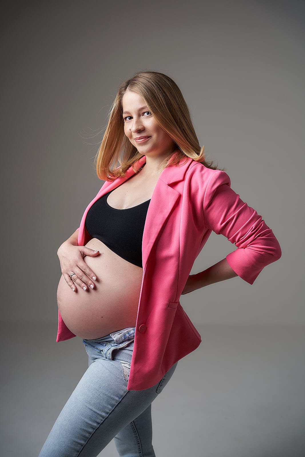 Kismama fotózás a győri Studio3 bérelhető fotóstúdióban 31