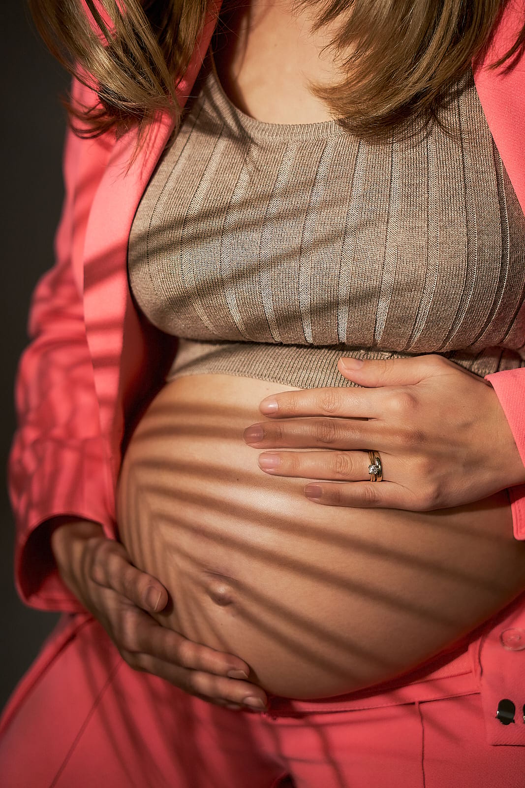 Kismama fotózás a győri Studio3 bérelhető fotóstúdióban 40