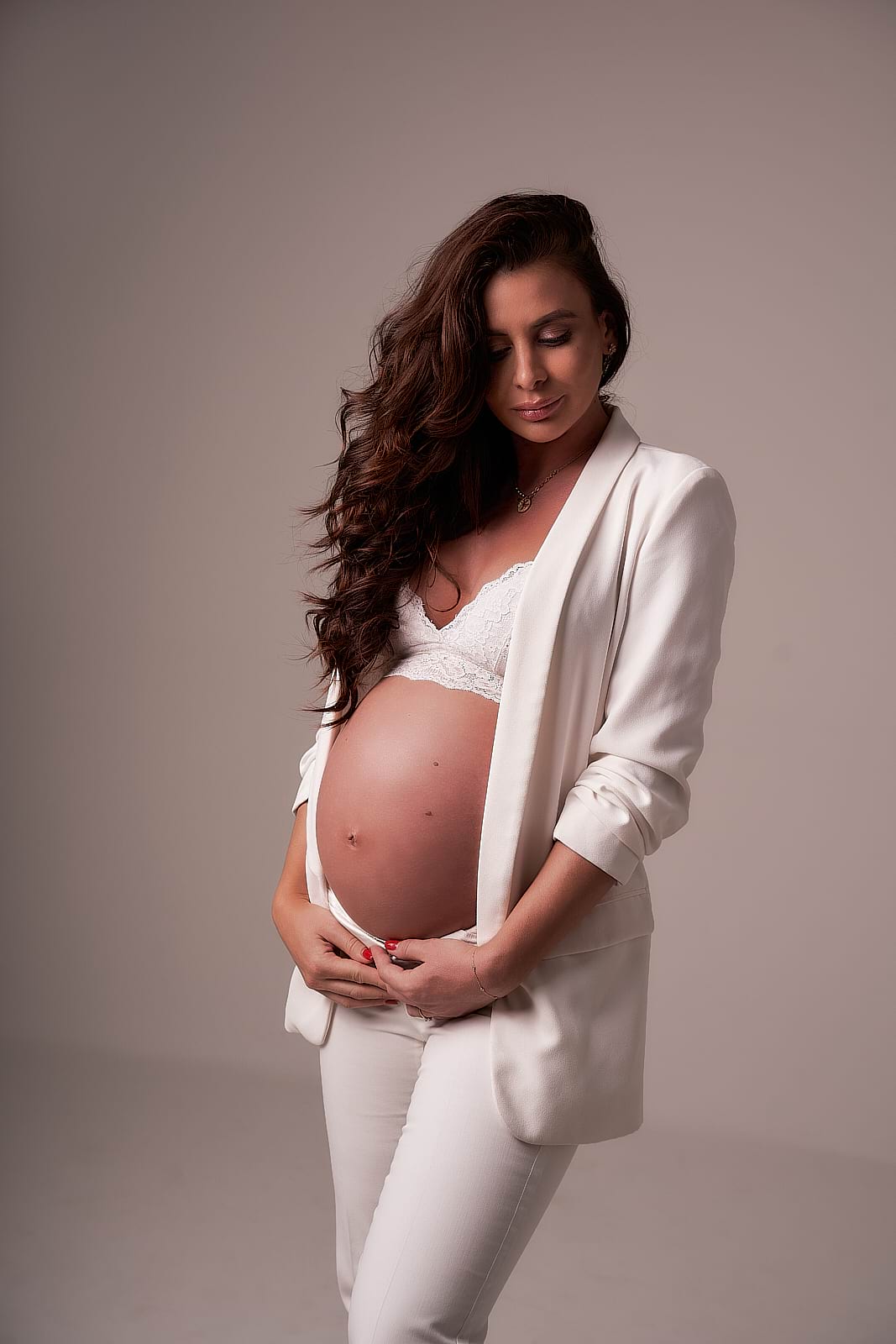 Kismama fotózás a győri Studio3 bérelhető fotóstúdióban 50